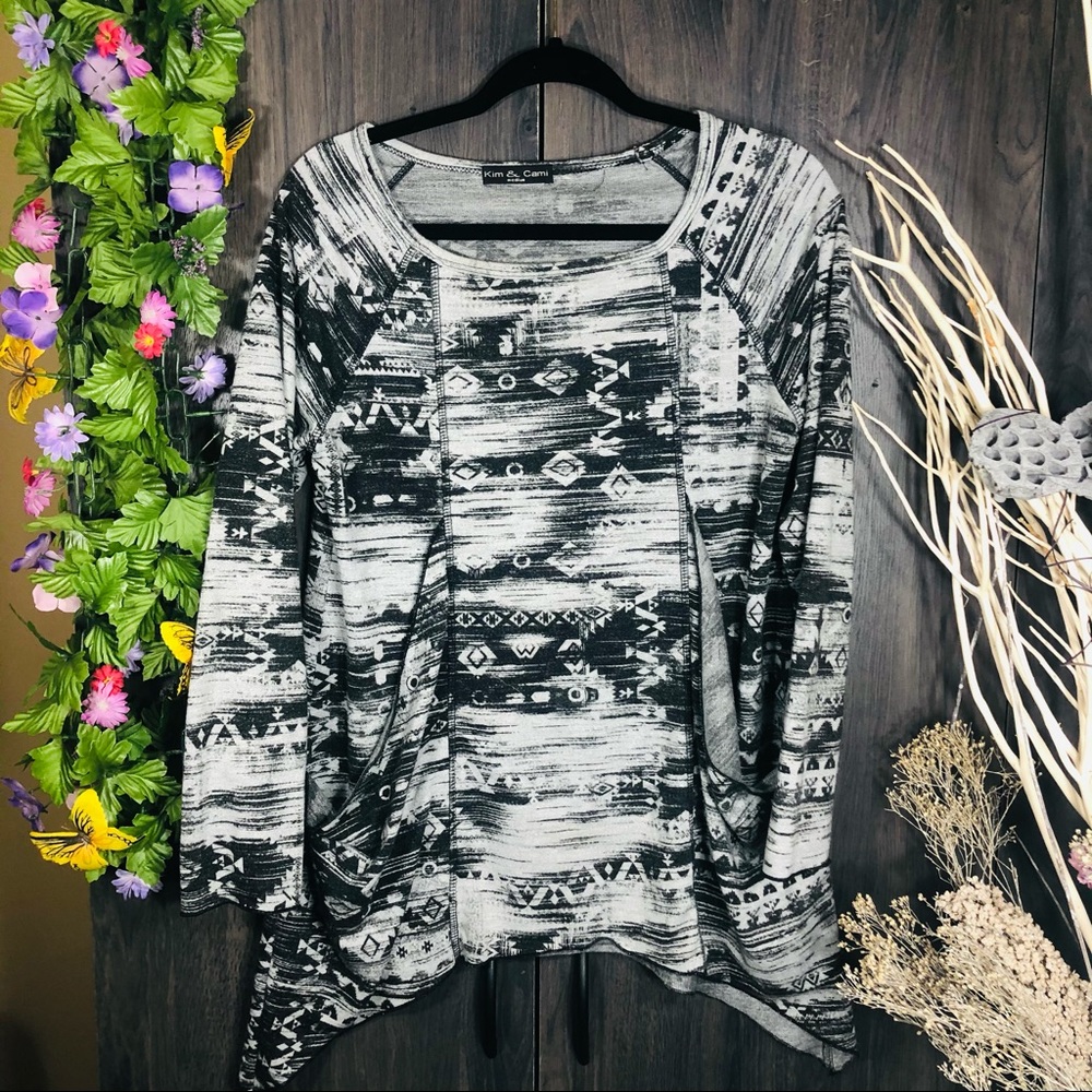 •🌼3/$30🌼Kim&Cami Aztec Printed Pocket Sweater medium